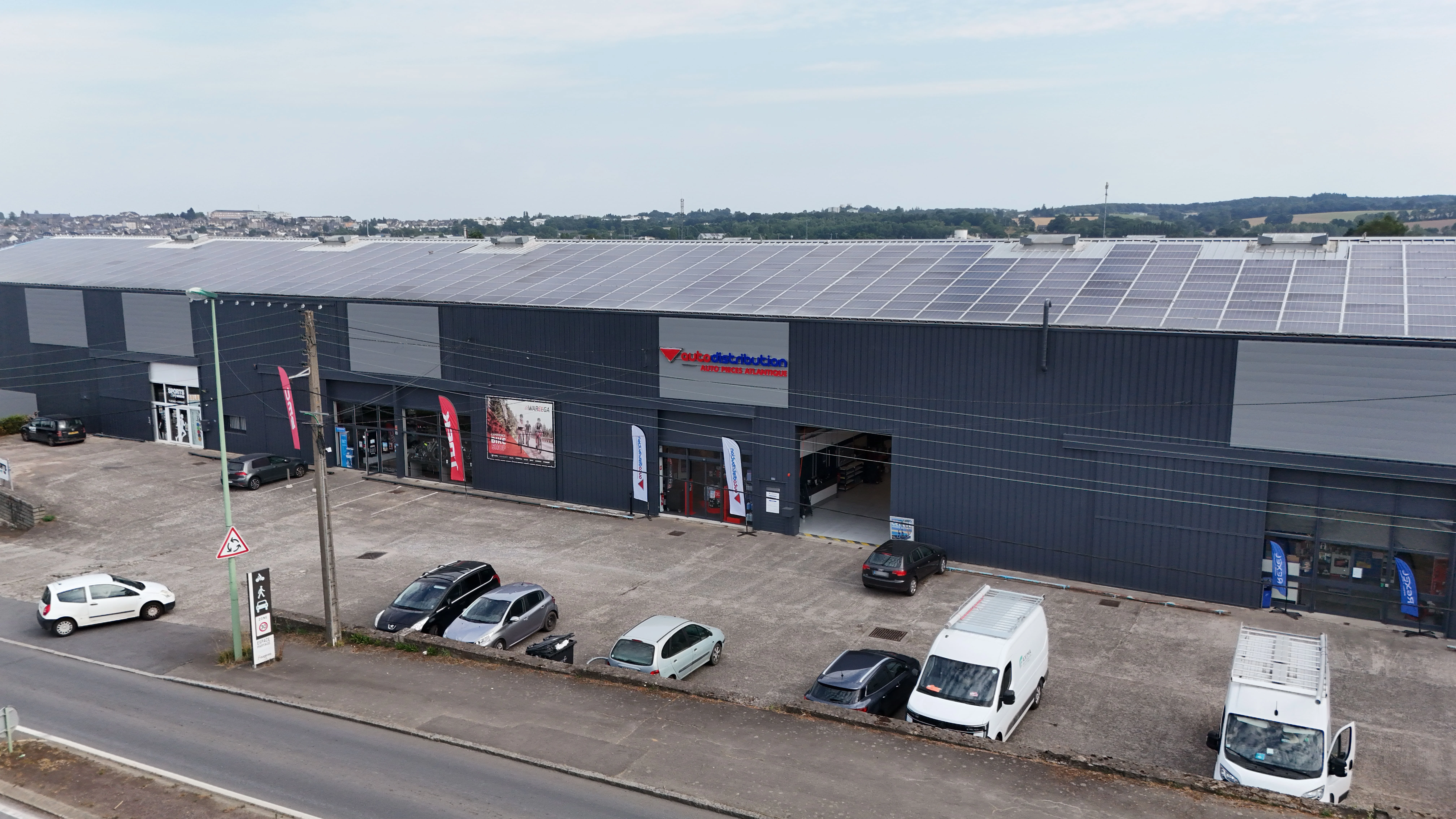 façade agence de FOUGERES 2026 Auto Pieces Atlantique