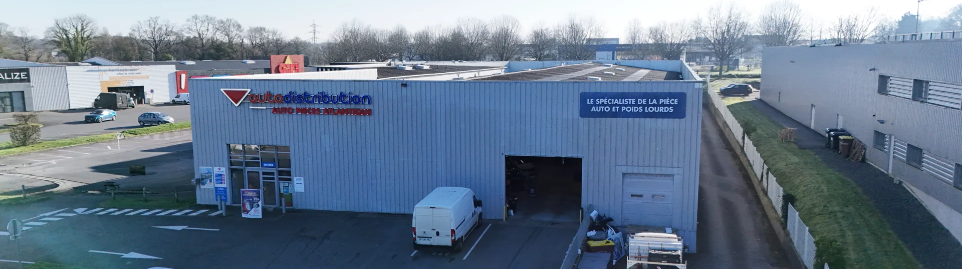 DJI_202603 facade agence REDON VF (1920x537px)